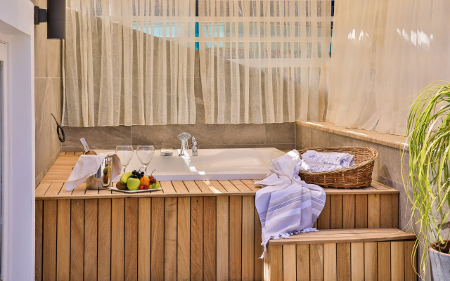 Kalkan Saray Suites - Adults Only