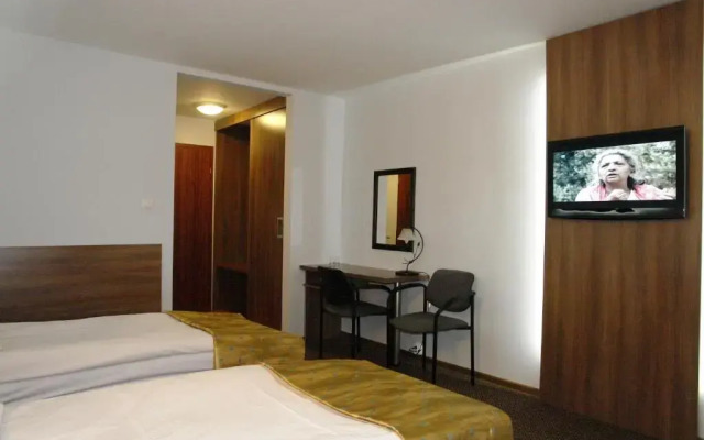 Hotel Junior