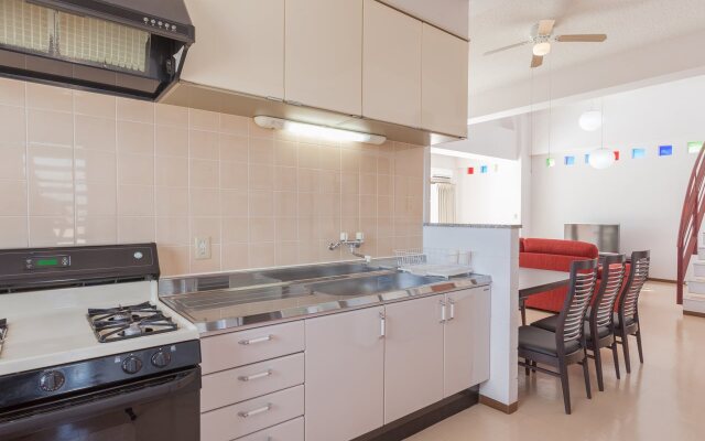 Kariyushi Condominium Mezon Max