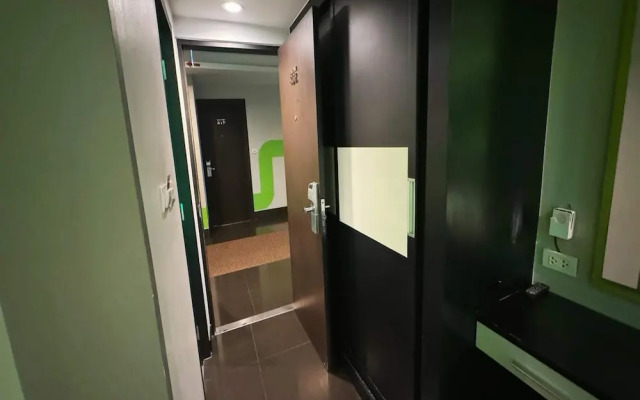 Capital O 75514 Vasidtee City Hotel