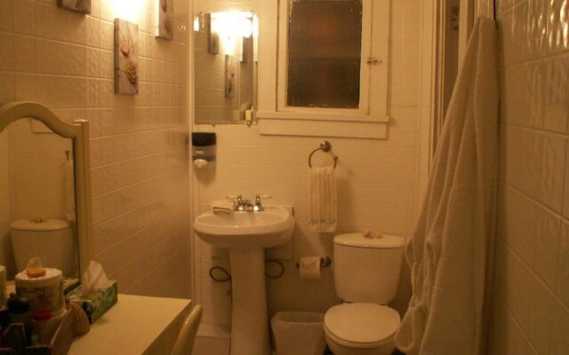 Canalside Restaurant, Inn & Kitchen store