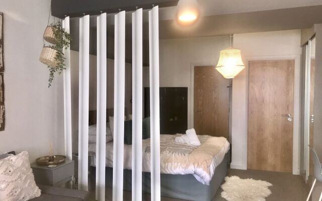 Flat 1 Queens Point