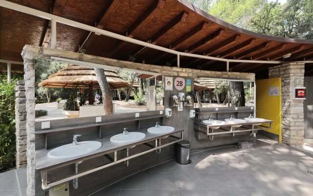 Pine Beach Pakostane - All Inclusive light