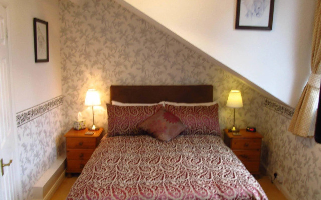 Broadlands Guest House