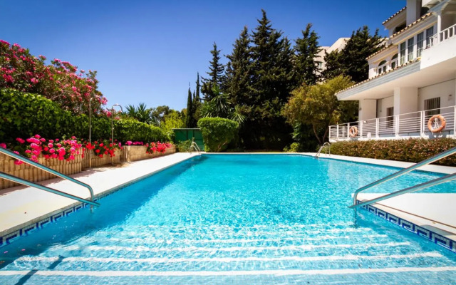 Iris Tropical Garden Banús Suite Apartment