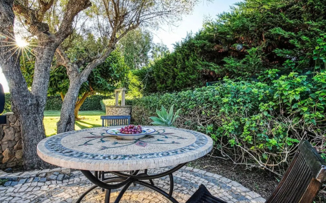 Golfinhos Magnificent Spacious 5 Bedroom Villa