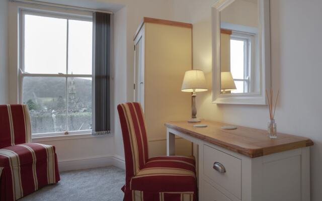 Top of the Bank Apartment