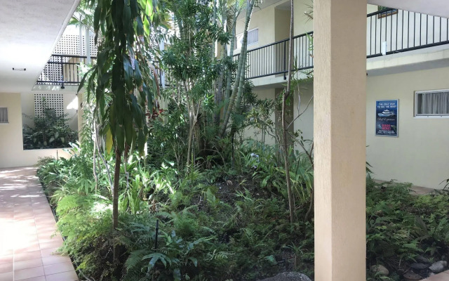 Villa Vaucluse Apartments of Cairns
