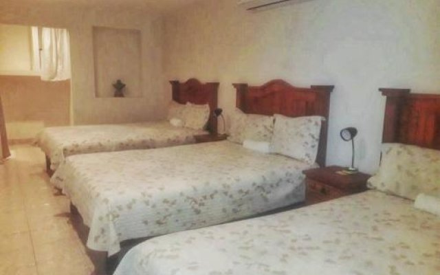 MEGA HOTEL room FOR 6 in Landa de Matamoros