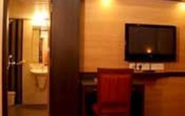 Hotel Trimoorti