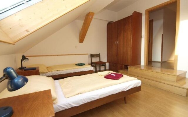 Church Pension Praha - Husuv Dum