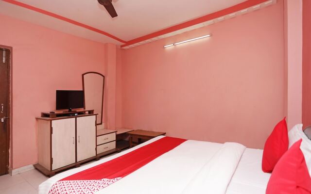 OYO 12546 Hotel Madhuban