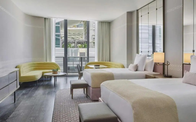 SLS LUX Brickell