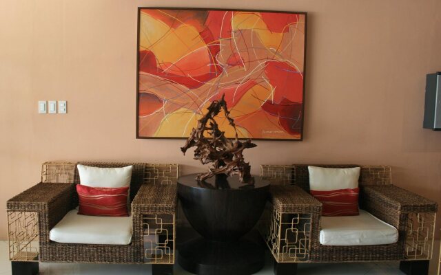 Allure Hotel & Suites