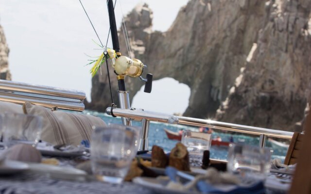 Grey Yacht All Inclusive