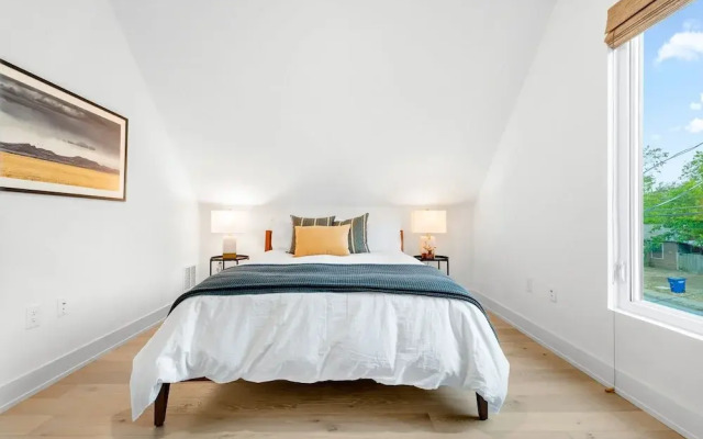 Stylish 2 Bedroom Retreat in South Austin