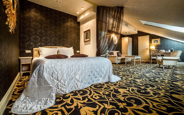 IMPERIAL Hotel & Restaurant
