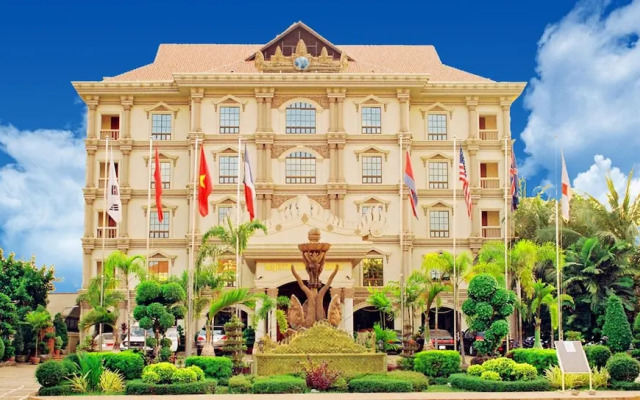 Majestic Oriental Hotel