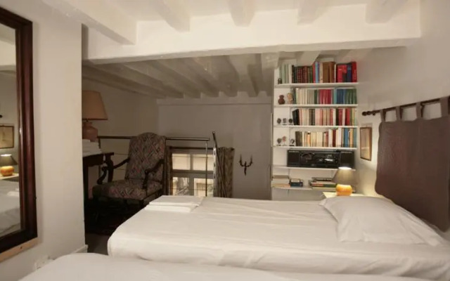 Lovely Marais Studio (75)