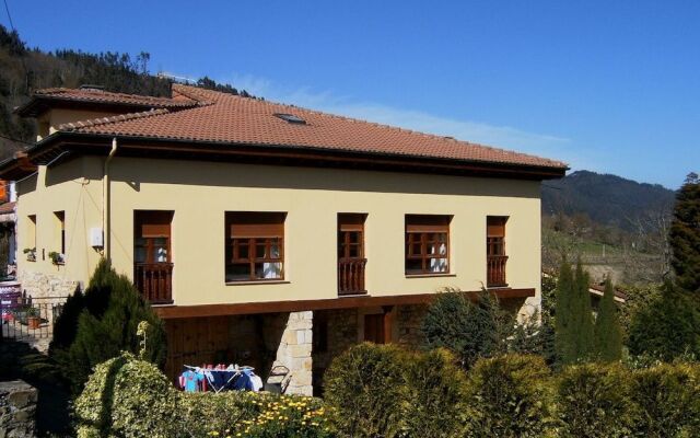 Casa de Aldea El Regueru