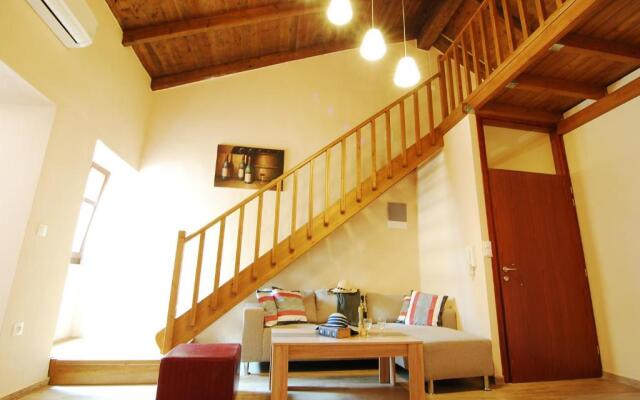 Asikiko Suites