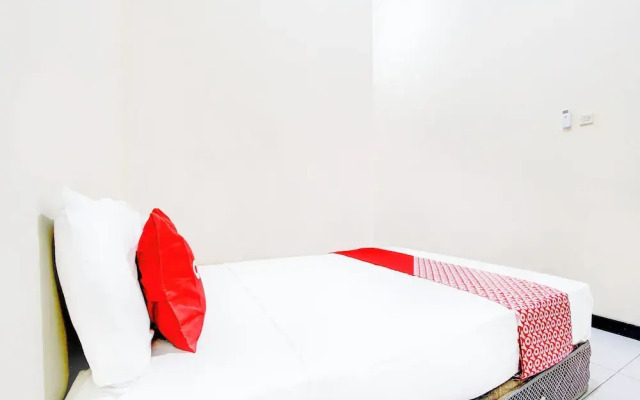 OYO 94124 Ekslusive Double'n