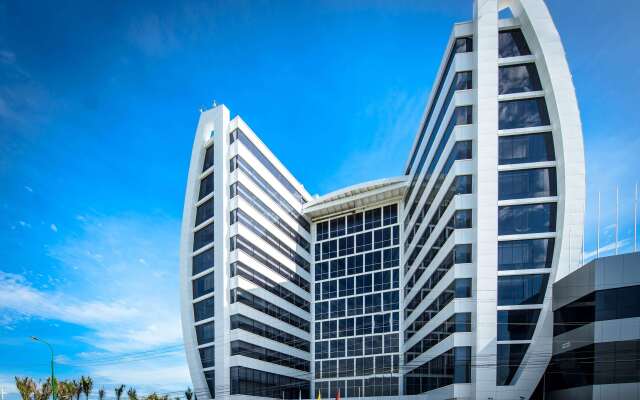 Wyndham Manta Sail Plaza Hotel and Convention Center