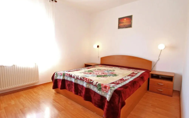 Apartment 1077
