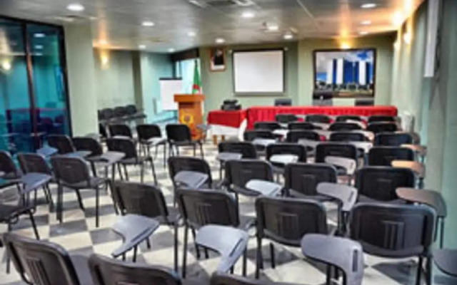 Golden Tulip Adef Oran