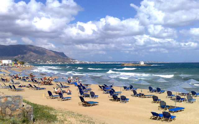 Pyrgos beach hotel apartments