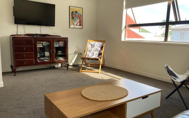 Heart of Russell Apartment - Russell Holiday Apartment