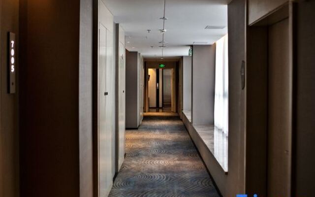 KunLunLeJu Jingxuan Hotel (Zhengzhou South China City Jinyi City)