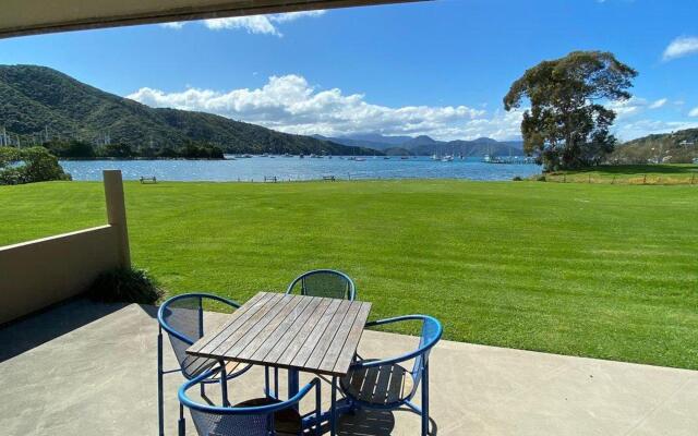 Bay Vista Waterfront Motel Picton