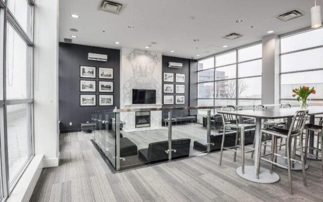 JJ Furnished Apartments Downtown Toronto: King's Luxury Loft