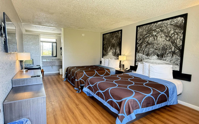 Super 8 by Wyndham Hardeeville/Savannah North