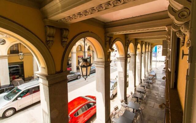 Porta Nuova Central Flat with Balcony