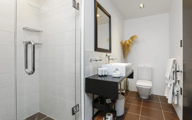Luxurious bohemian apt in Britomart