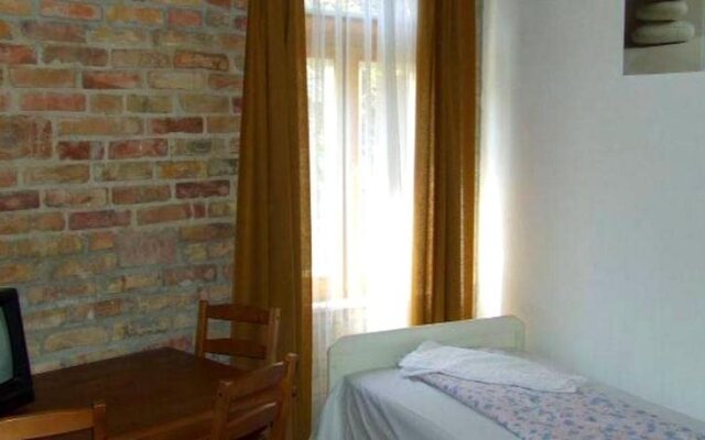 Hungaria Guesthouse