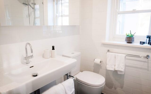 Elwood Beach Calming Tones - Rejuvenate Stays