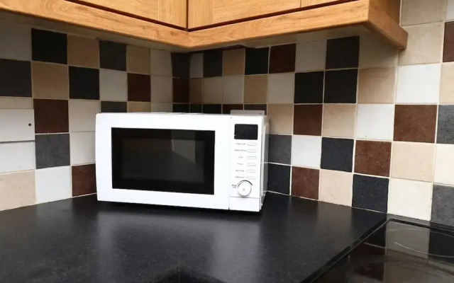 90 Ainsworth Ave Guest House NEW