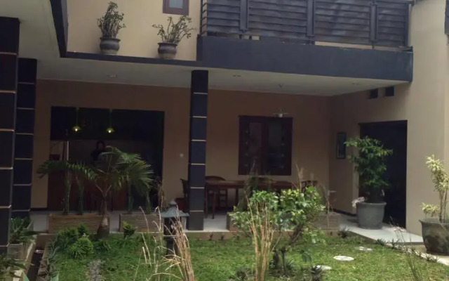 Rumah Wayang Guest House