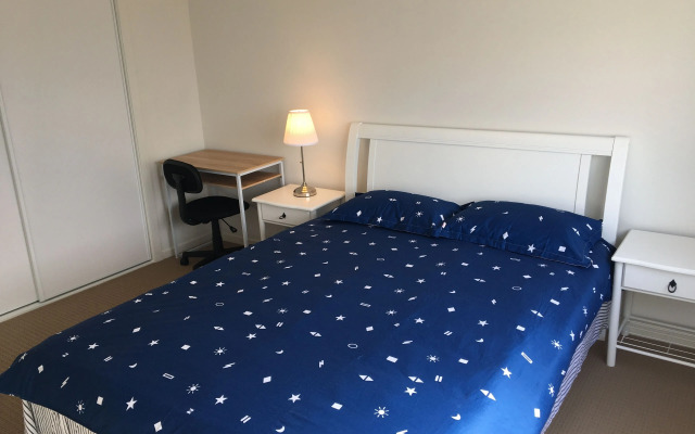 Apple House Upper Point Cook