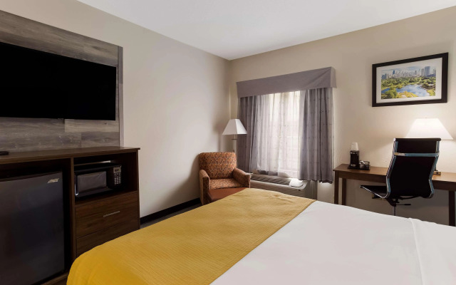 Best Western Crossroads Inn