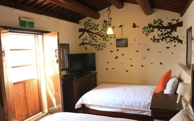 Longmen Inn Bed and Breakfast