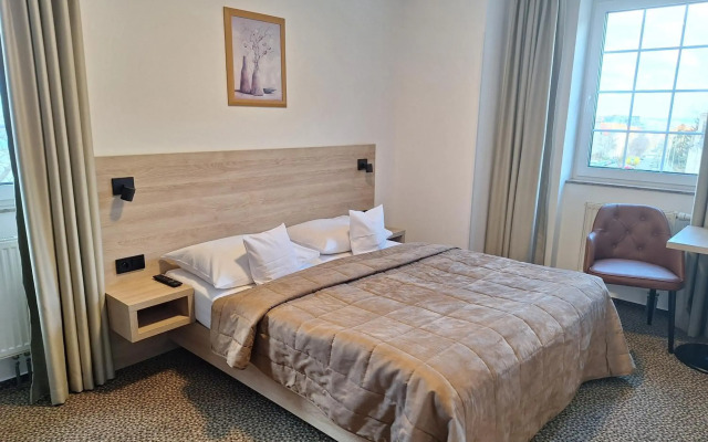 Hotel Avion