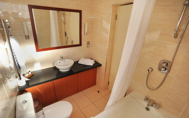 Golden Lion Hotel