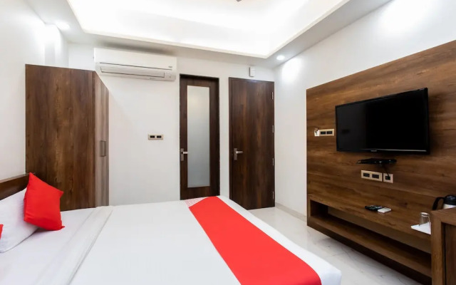 Capital O 27658 Hotel New Mohit Regency
