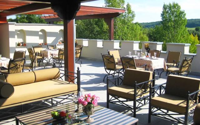 Landhaus & Burg Hotel Romantik