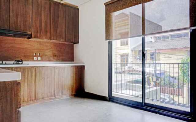 Super OYO Capital O 90635 Tango Juliet Residence