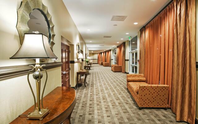 Holiday Inn Hotel & Suites Beaufort at Highway 21, an IHG Hotel